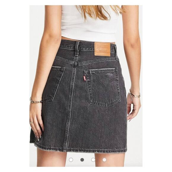 Levi’s Black High Rise Deconstructed Denim Mini Skirt Sz.29 NWT - Picture 3 of 12